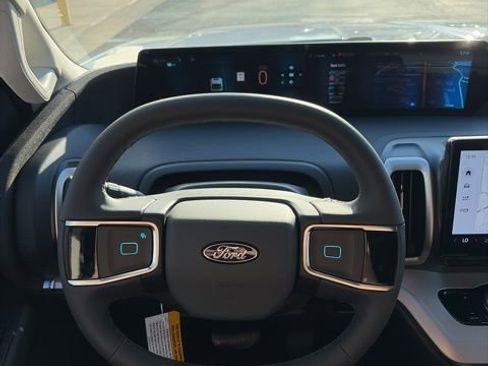 New 2026 Ford Expedition Active image 37