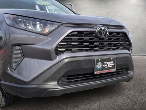 Used 2021 Toyota RAV4 LE image 8