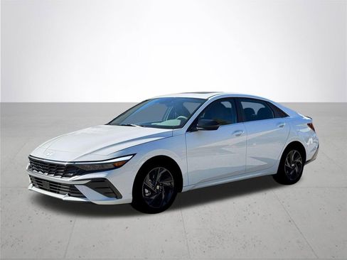 New 2026 Hyundai Elantra SEL Sport Premium FWD image 2