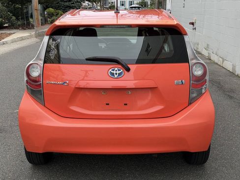 Used 2013 Toyota Prius C One FWD image 5