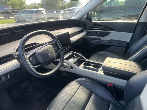 Used 2024 Lincoln Nautilus Reserve w/ Equipment Group 202A AWD/4WD image 5