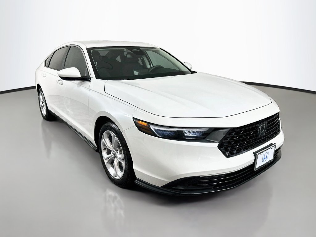 Certified 2025 Honda Accord LX image 3