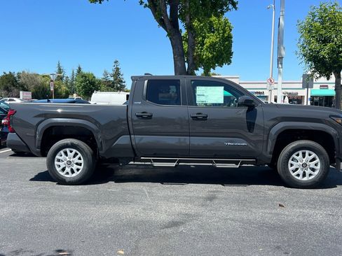 New 2025 Toyota Tacoma SR5 image 9