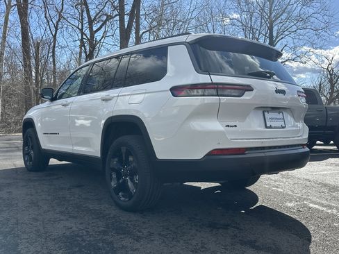 New 2026 Jeep Grand Cherokee L Limited w/ Limited Altitude Package AWD/4WD image 25
