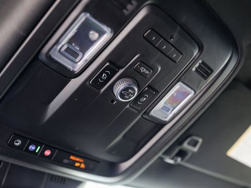 Certified 2024 Cadillac Escalade Luxury image 22