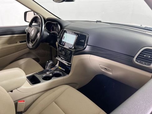 Used 2022 Jeep Grand Cherokee Laredo E image 27