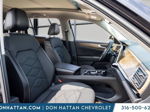 Used 2024 Volkswagen Atlas SE FWD image 18
