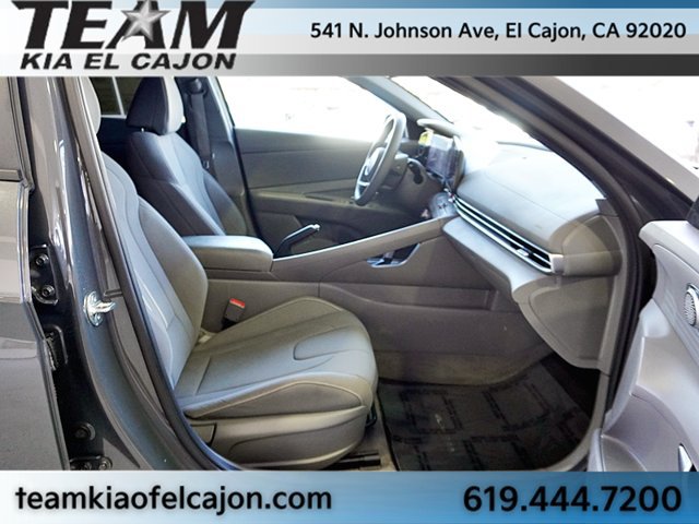 Used 2024 Hyundai Elantra SEL FWD image 12