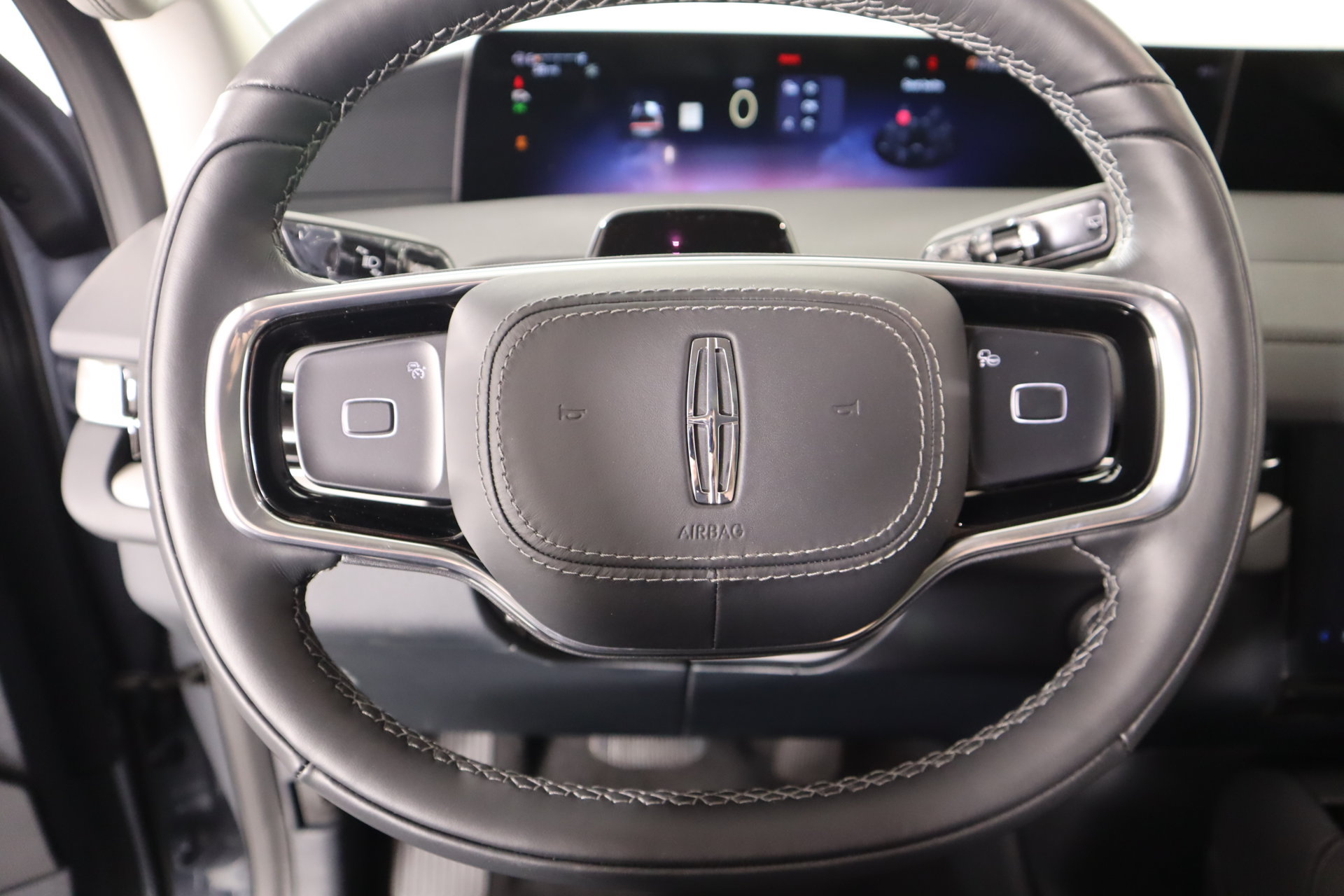 New 2026 Lincoln Navigator Premiere AWD/4WD image 3