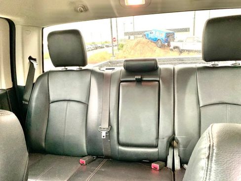 Used 2018 RAM 1500 Laramie w/ Convenience Group AWD/4WD image 19