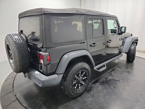 Used 2018 Jeep Wrangler Unlimited Sport image 9