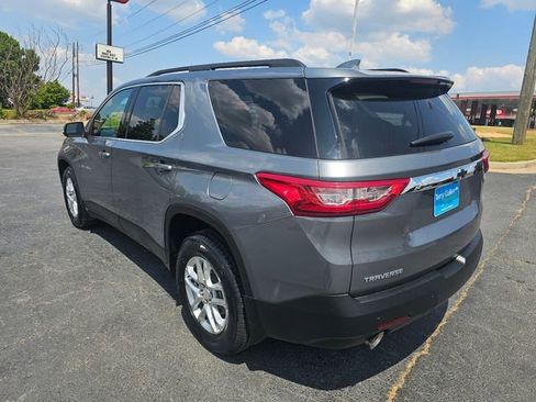 Used 2021 Chevrolet Traverse LT FWD image 6