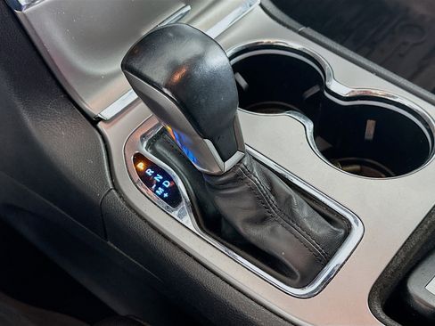 Used 2020 Jeep Grand Cherokee Laredo w/ Laredo X Package image 25