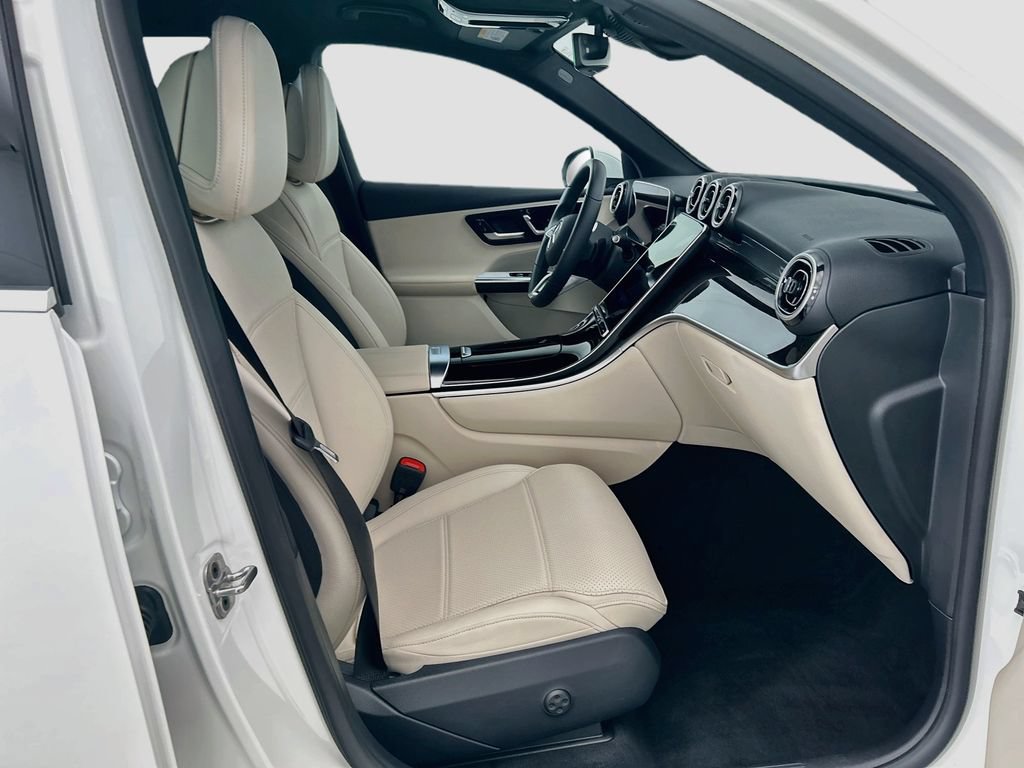 Certified 2025 Mercedes-Benz GLC 350e 4MATIC image 19
