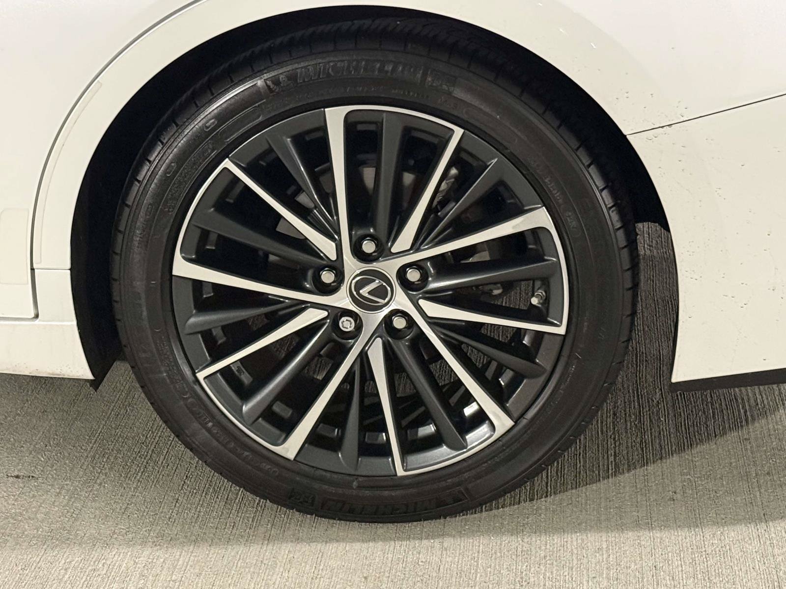 Certified 2022 Lexus ES 350 w/ Premium Package FWD image 13