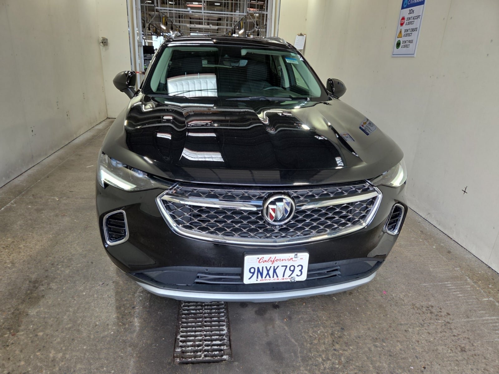 Used 2023 Buick Envision Avenir FWD image 2