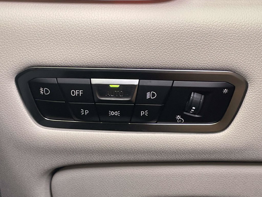 Used 2021 BMW X5 M50i AWD/4WD image 35