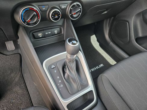 New 2026 Hyundai Venue SE FWD image 13