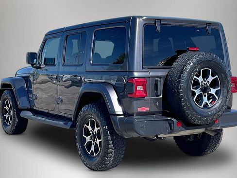 Used 2019 Jeep Wrangler Unlimited Sahara AWD/4WD image 4