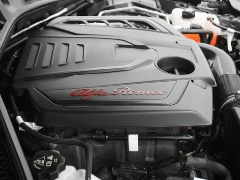 Used 2024 Alfa Romeo Giulia Veloce image 10