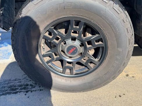 Used 2016 Toyota 4Runner SR5 image 15