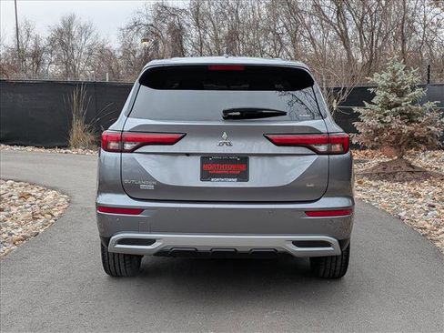 Used 2024 Mitsubishi Outlander SE image 4