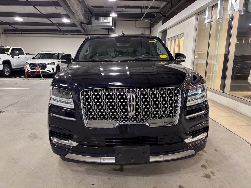 Used 2021 Lincoln Navigator Reserve w/ Luxury Package AWD/4WD image 2