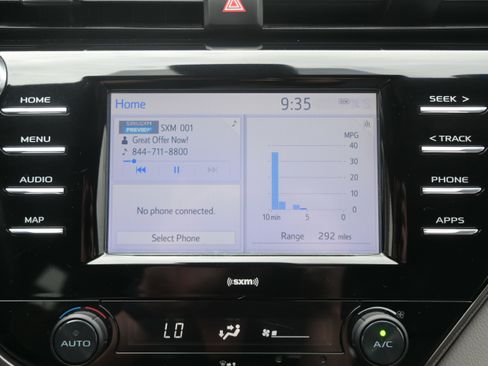 Used 2020 Toyota Camry SE image 22