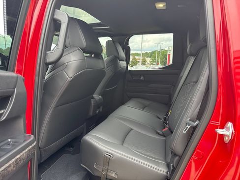 Used 2025 Toyota Tacoma Limited AWD/4WD image 31