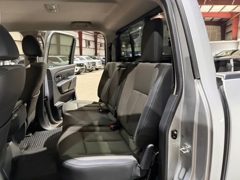 Used 2018 Nissan Titan S RWD image 18