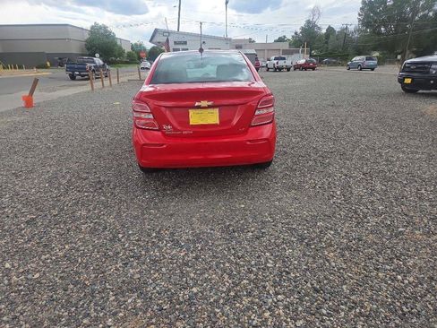Used 2017 Chevrolet Sonic LT w/ Convenience Package FWD image 3