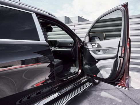 Used 2024 Mercedes-Benz Maybach GLS 600 Maybach GLS 600 image 26