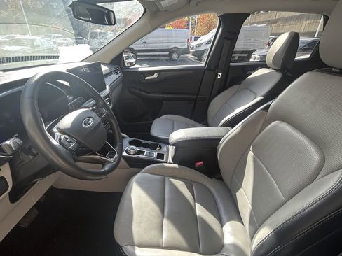 Used 2023 Ford Escape Platinum AWD/4WD image 13