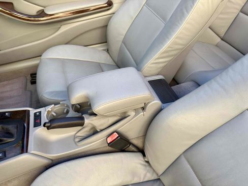 Used 2006 BMW 330Ci Convertible image 32