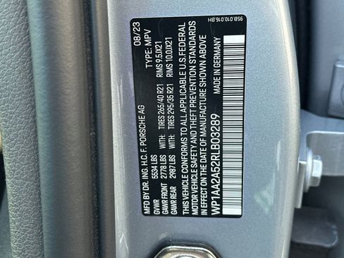 Certified 2024 Porsche Macan image 29