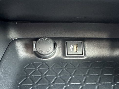 New 2025 Toyota RAV4 XLE image 31