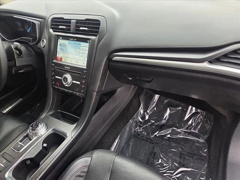 Used 2018 Ford Fusion Titanium image 21