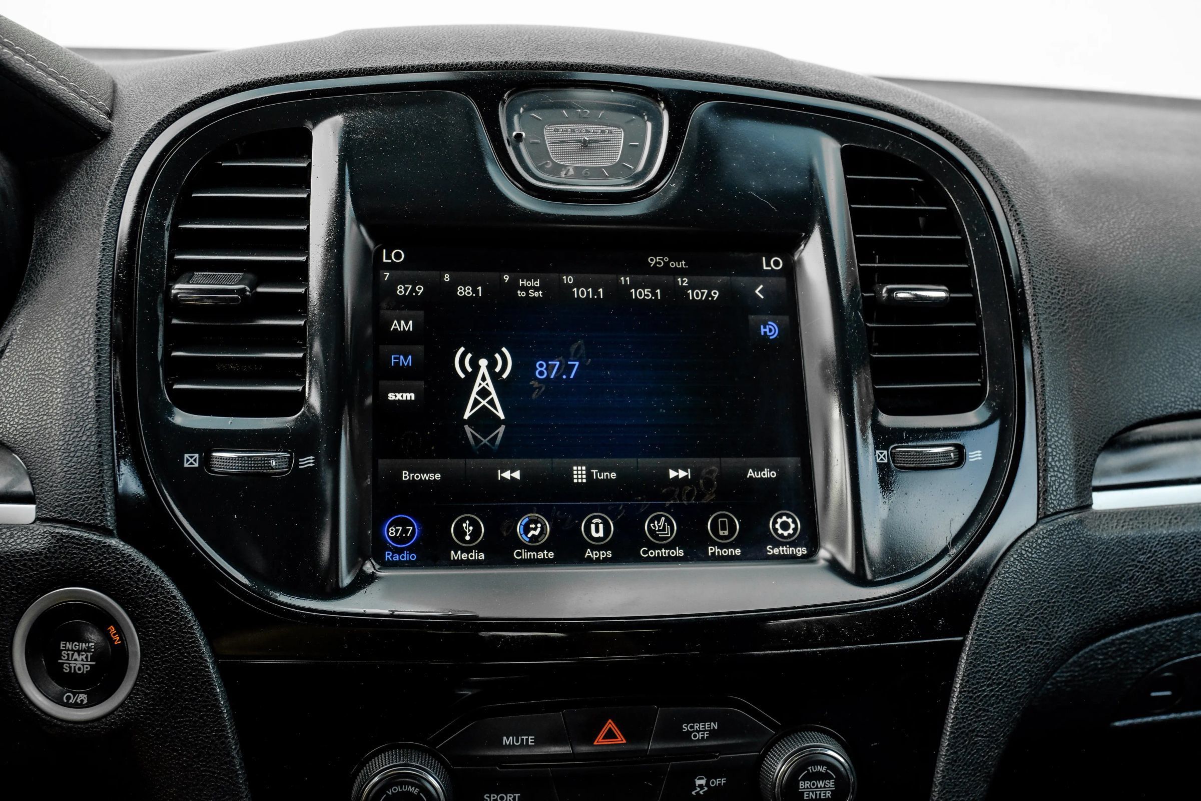 Used 2019 Chrysler 300 S RWD image 36