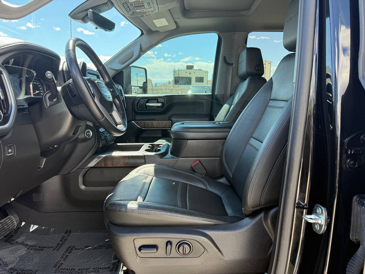 Used 2022 GMC Sierra 3500 Denali w/ Denali Ultimate Package AWD/4WD image 24