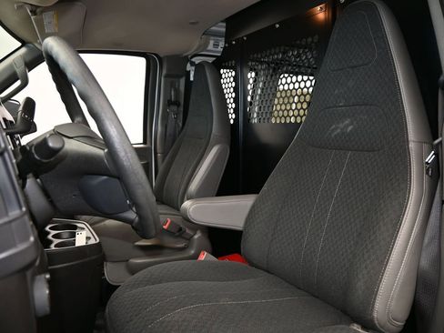 Used 2024 Chevrolet Express 2500 w/ Driver Convenience Package image 10