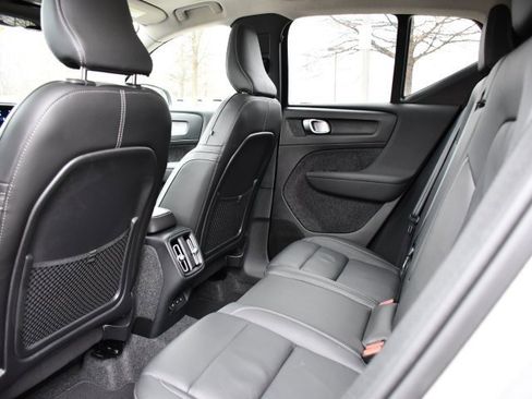 Certified 2025 Volvo XC40 B5 Plus image 18