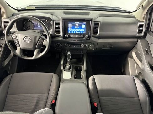 Used 2024 Nissan Frontier SV image 17