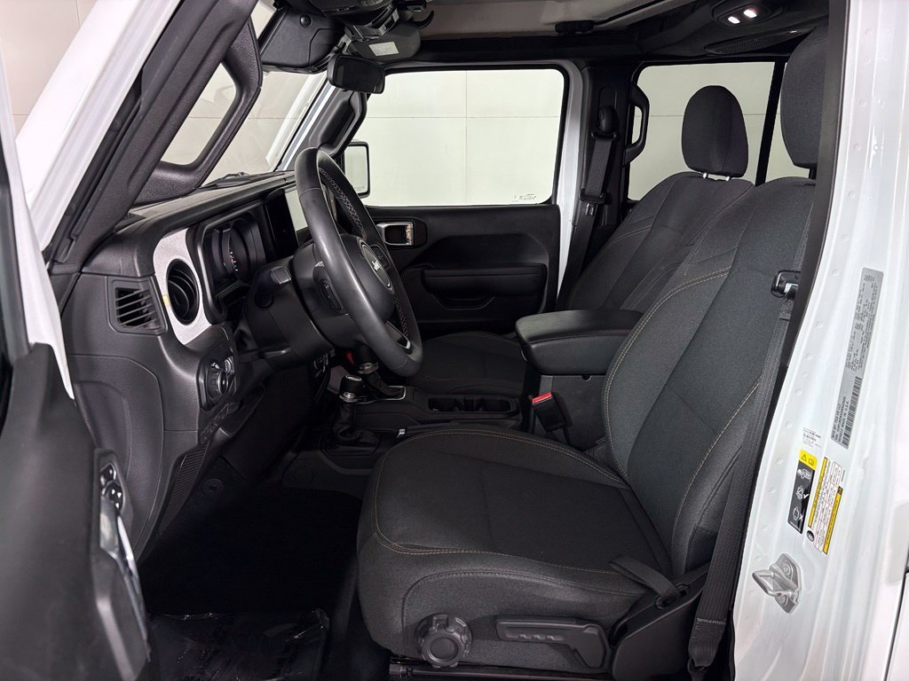 Used 2025 Jeep Wrangler Unlimited Sport AWD/4WD image 15