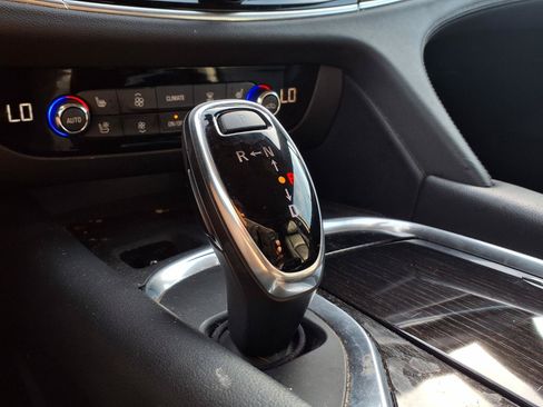 Used 2019 Buick Enclave Avenir AWD/4WD image 14