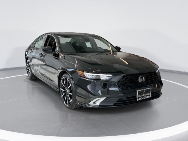 Used 2024 Honda Accord Touring image 3