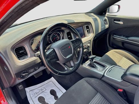 Used 2023 Dodge Charger SXT RWD image 9