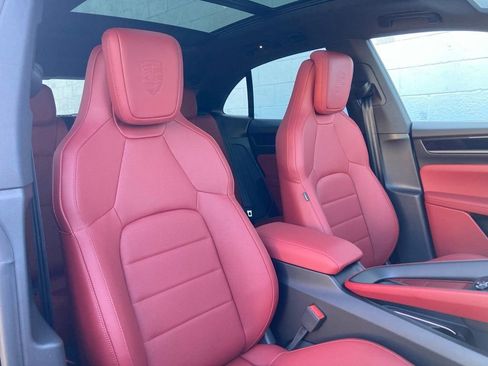 New 2025 Porsche Macan 4S Electric image 17