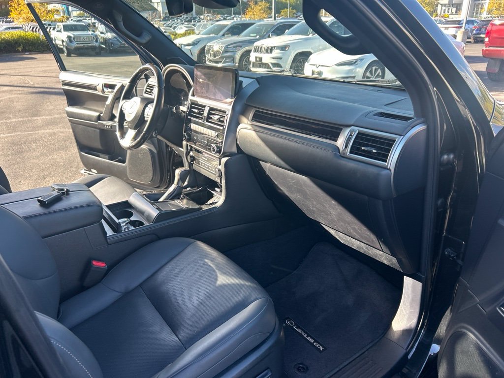 Used 2022 Lexus GX 460 Premium w/ Premium Package AWD/4WD image 17