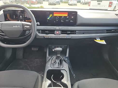 New 2026 Kia K4 FWD image 11