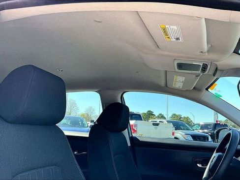 Certified 2025 Honda HR-V LX image 26